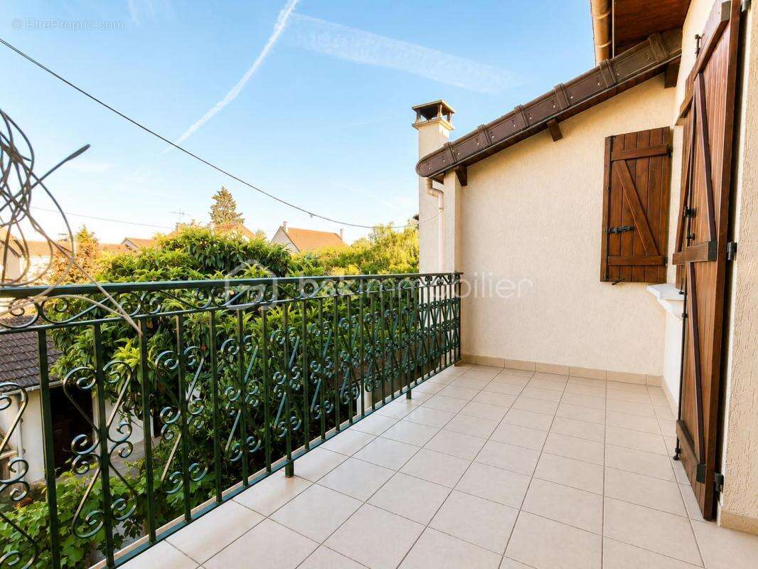 Maison familiale 4 chambres avec jardin de 72 m², 188 m² de terrain - Terrasses et garage – Livry-Gargan - photo 15