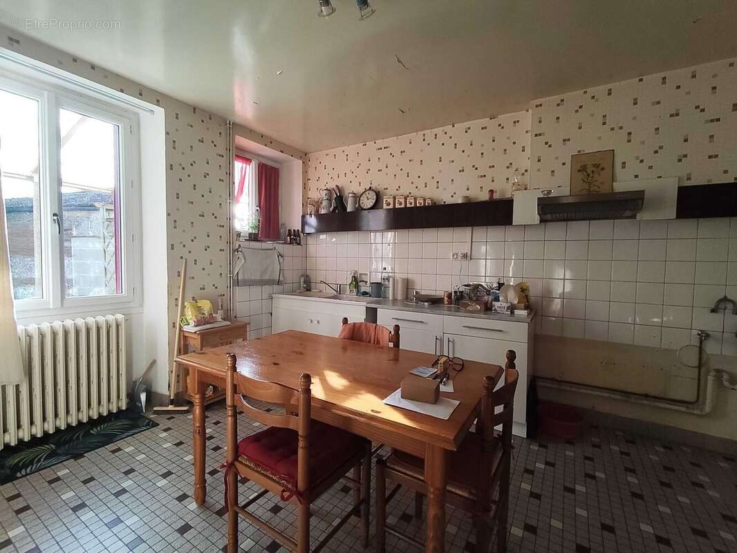 Maison 123 m² à Saint-Laurent-De-Ceris  - photo 6