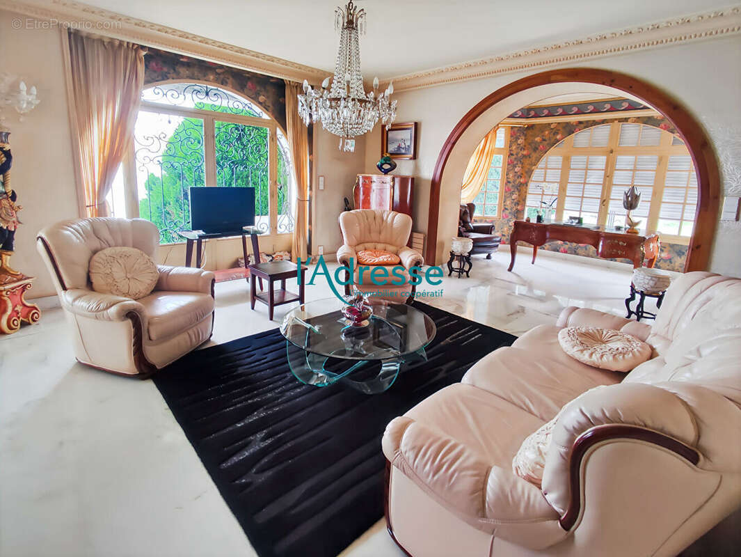 Maison à SAINT-PIERRE-MONTLIMART