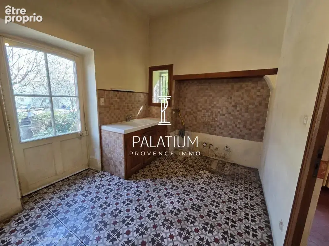 FORCALQUIER – Maison de Ville de 76 m² à Rénover avec Jardin, Dépendance et Garage Sécurisé - photo 38