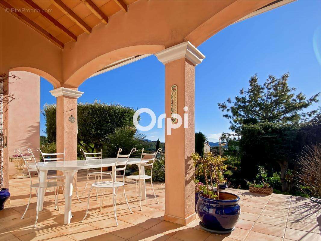 Maison à LA CADIERE-D&#039;AZUR