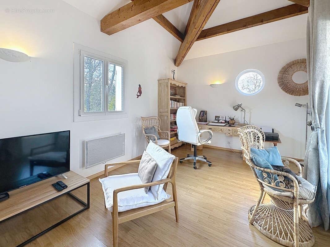 Maison à BAGNOLS-EN-FORET