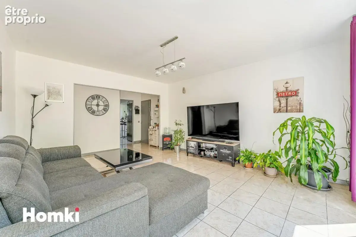 Appartement T3 de 70 m² à Marseille 13010, Chemin la Valbarelle À Saint-Marcel - photo 9