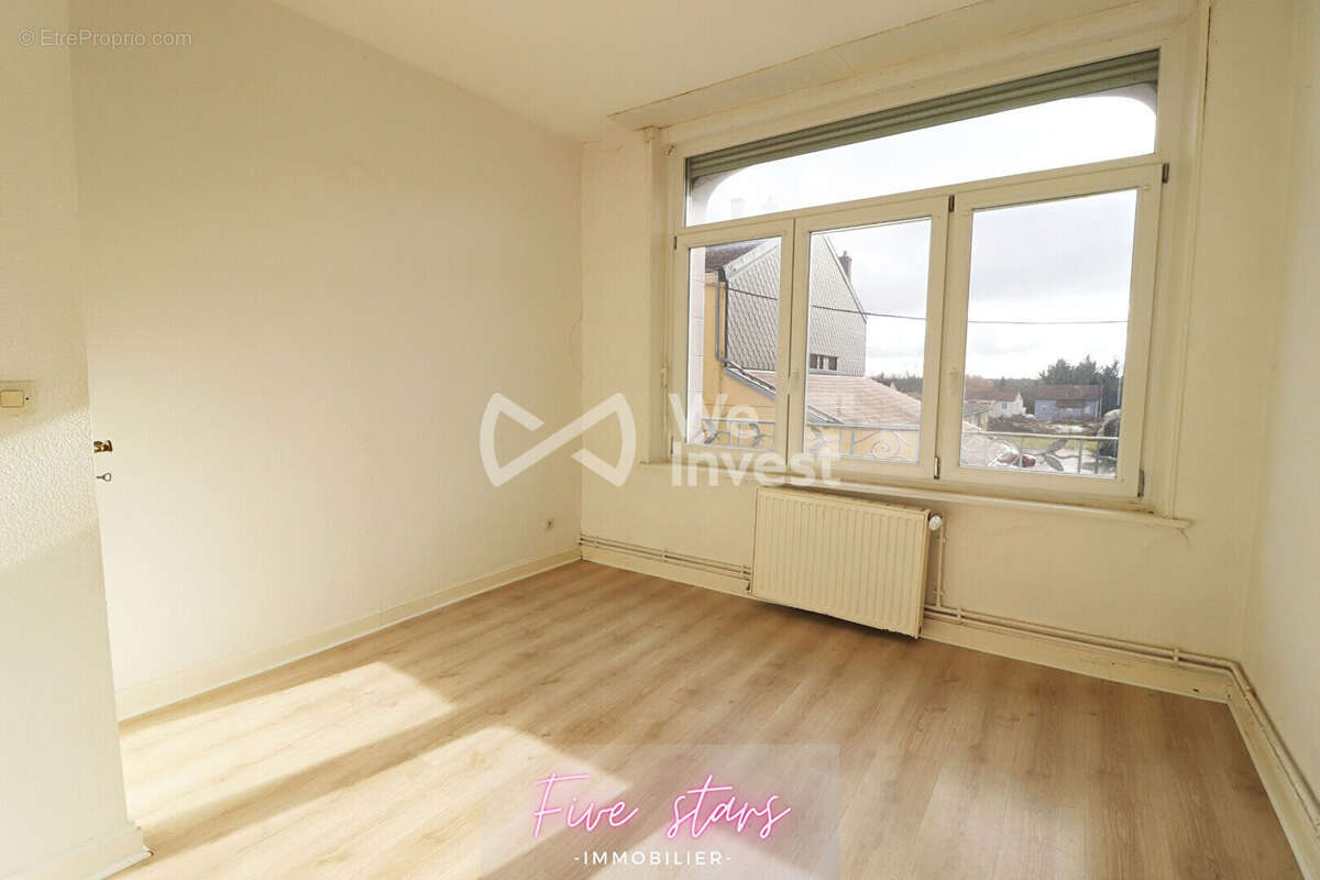 Appartement 342 m² à Piennes  - photo 3