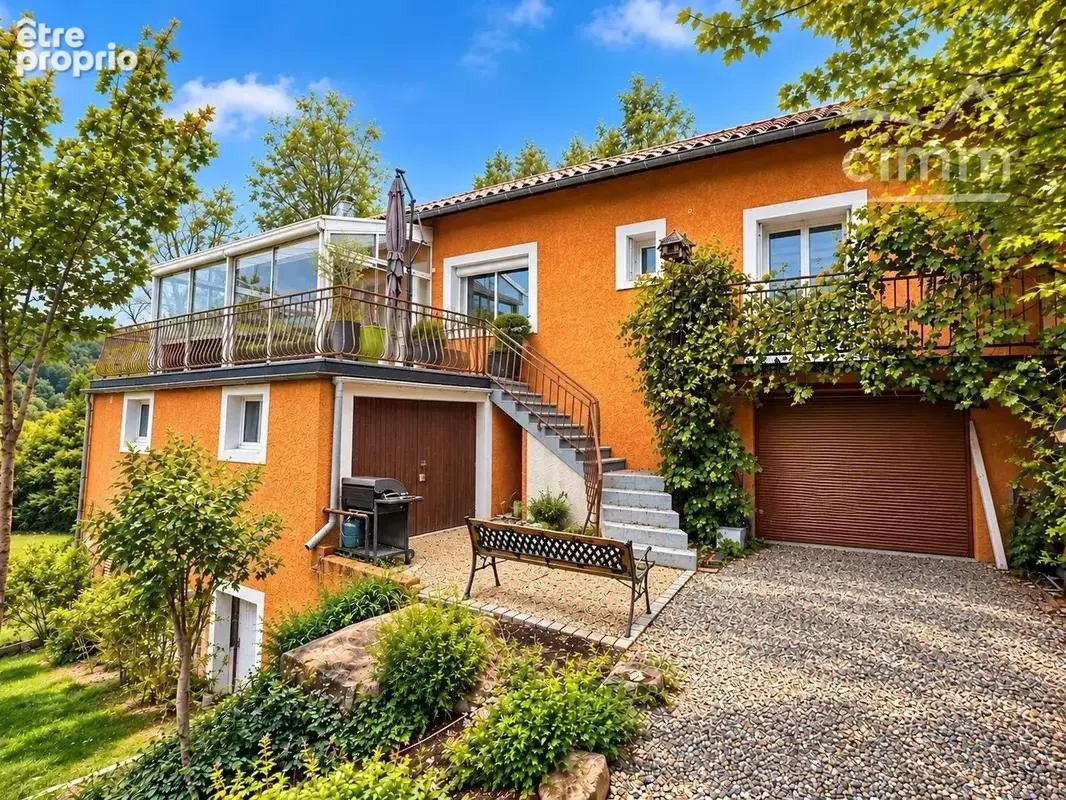 Maison individuelle avec garages et jardin - photo 1