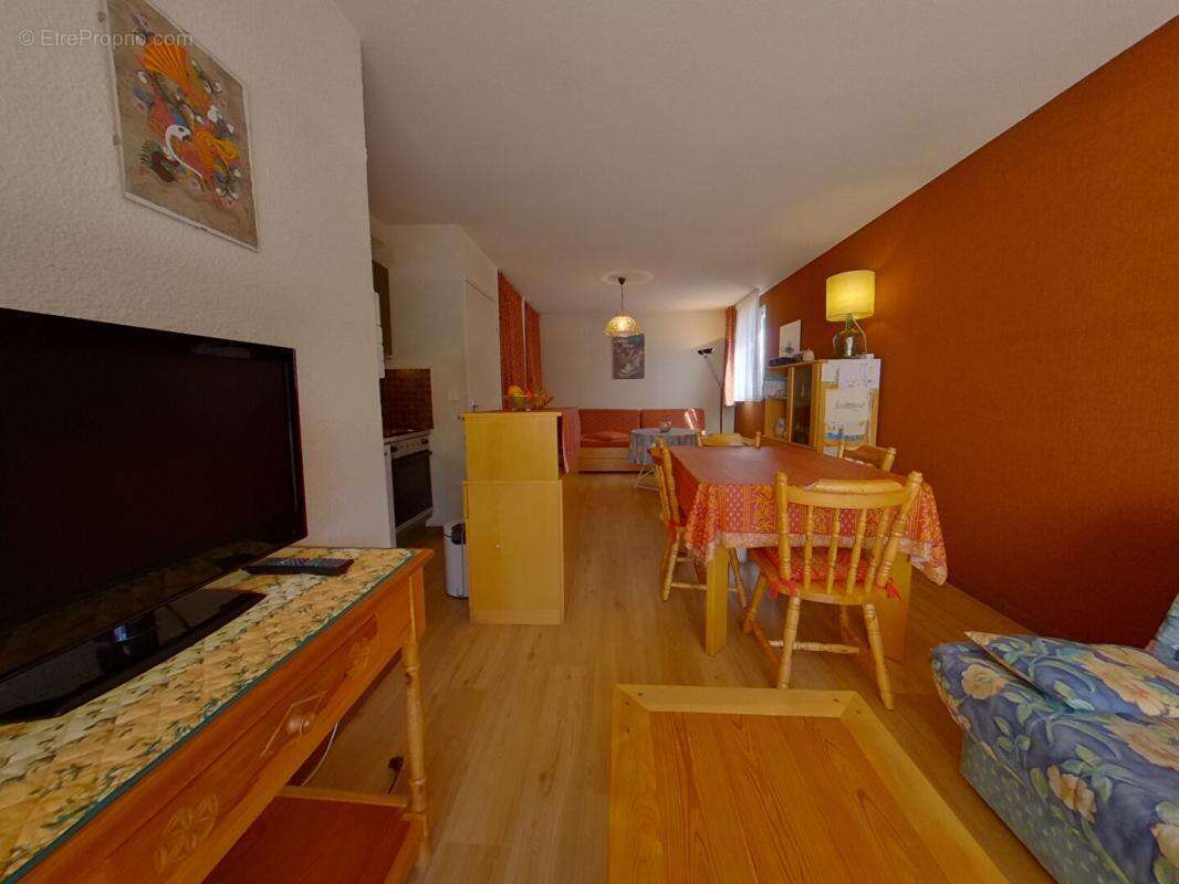 Appartement à ENCHASTRAYES