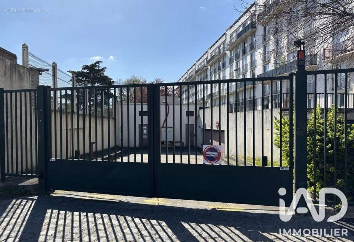 Parking 10 m² à Ivry-Sur-Seine  - photo 4