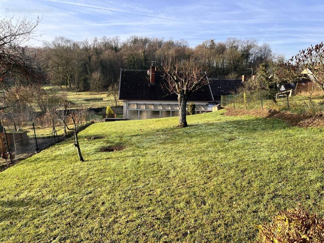 Maison à MONTMORT-LUCY