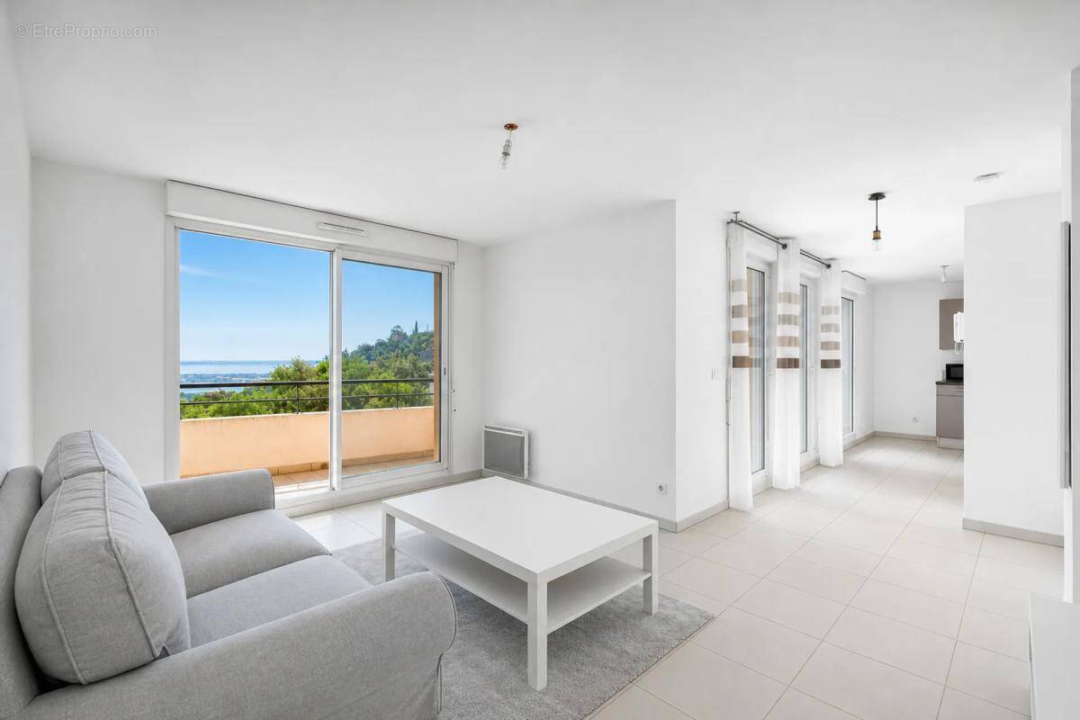 Appartement à MANDELIEU-LA-NAPOULE
