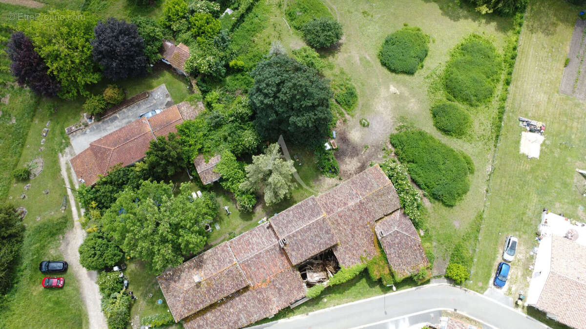 Maison à GREZAC