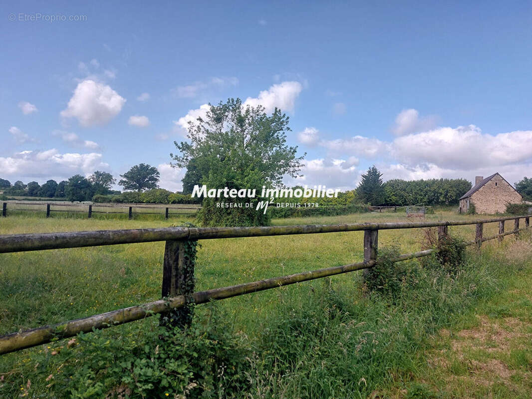 Maison à SAINT-GEORGES-LE-GAULTIER