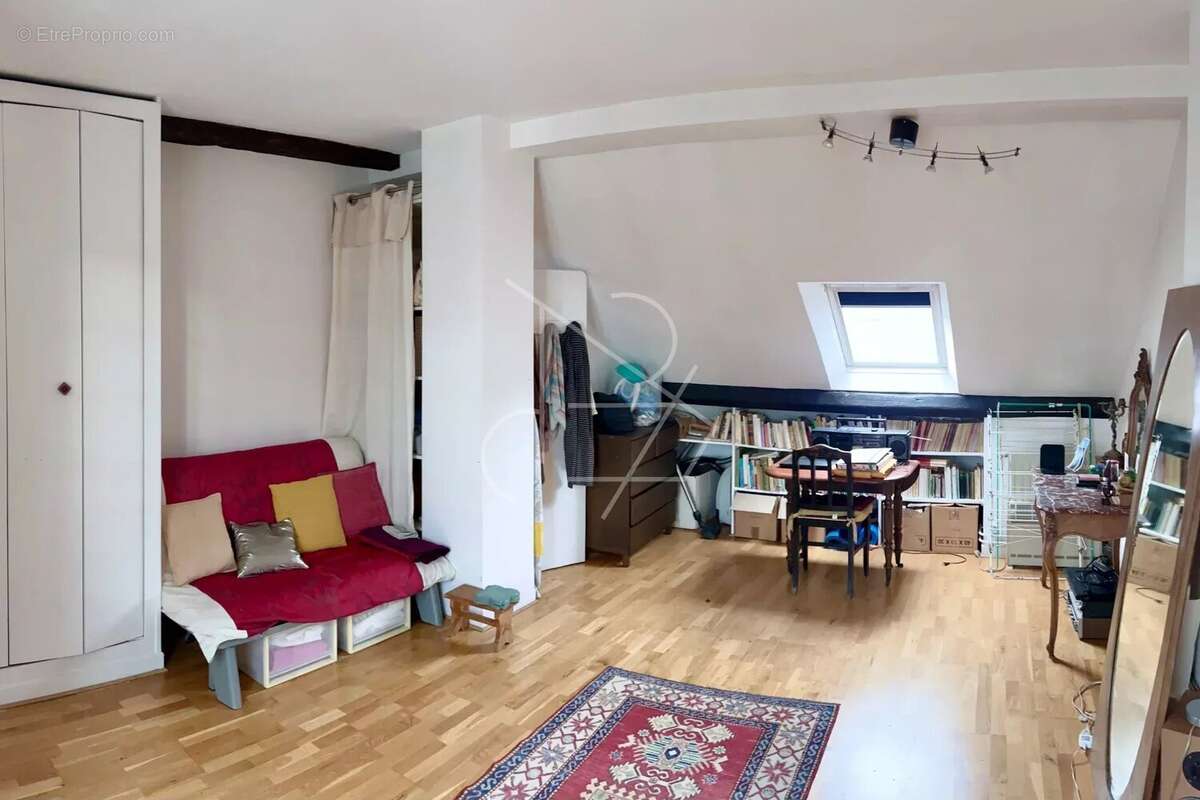 Appartement à PARIS-14E