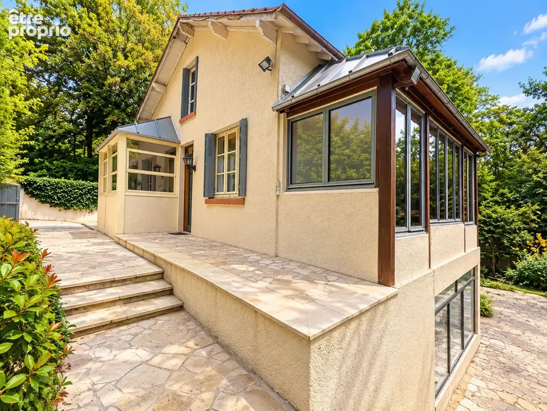 Une maison de charme de 198m2 au coeur de la nature - photo 1