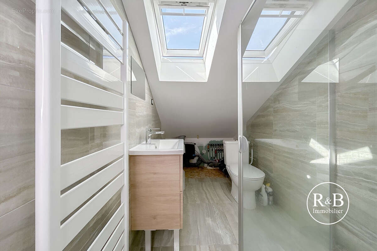 Appartement à LES CLAYES-SOUS-BOIS