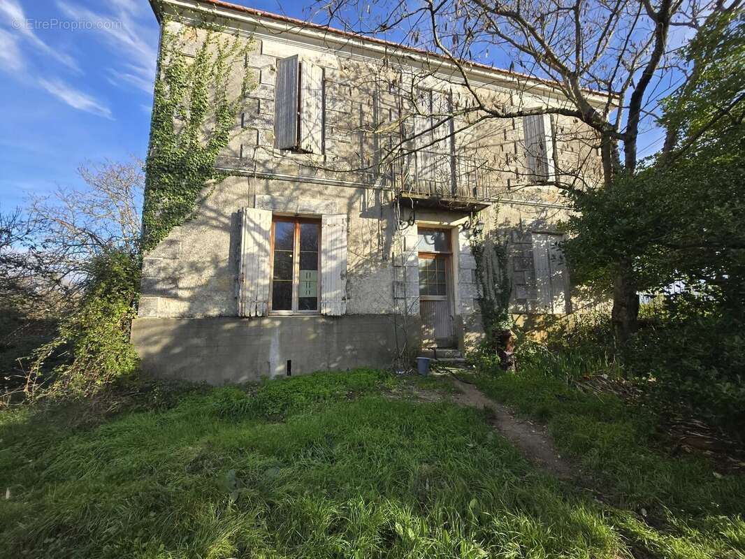 Maison à SAINT-MARTIN-LACAUSSADE