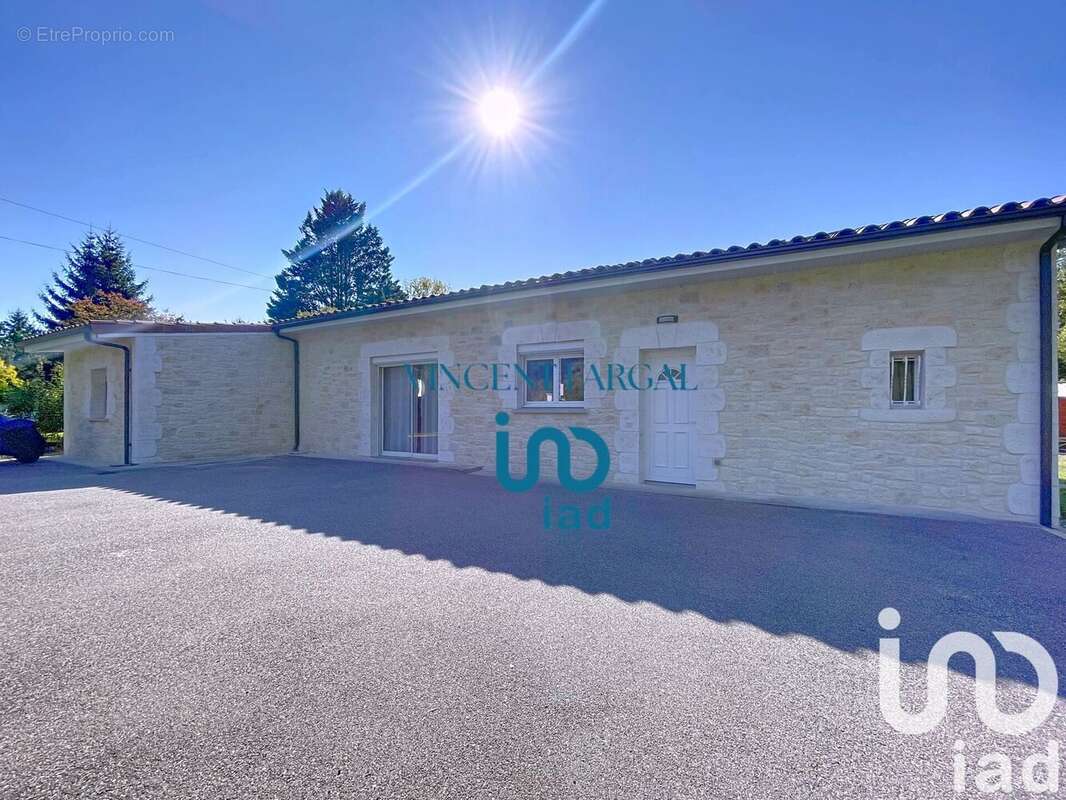 Photo 2 - Maison à SAINT-MAURIN