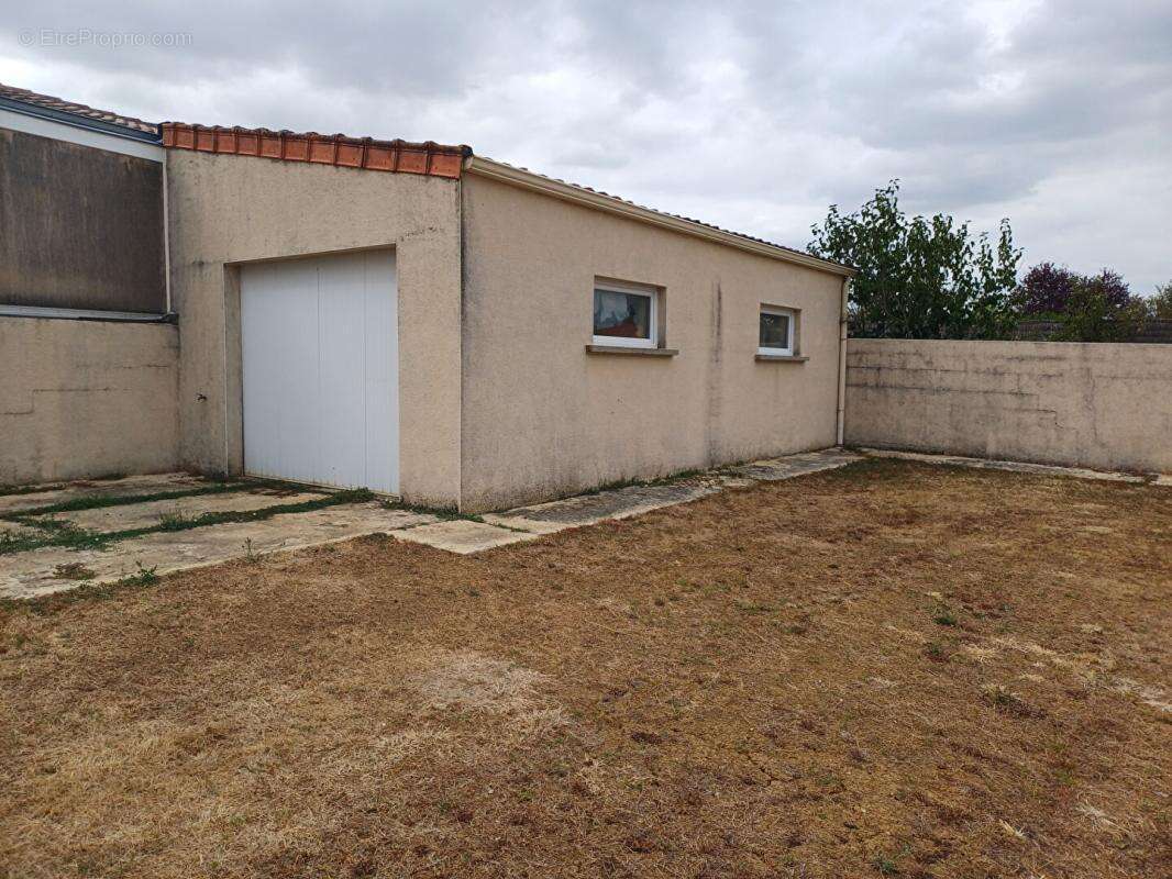 Saint Gelais - Plain-pied 4 chambres - photo 11