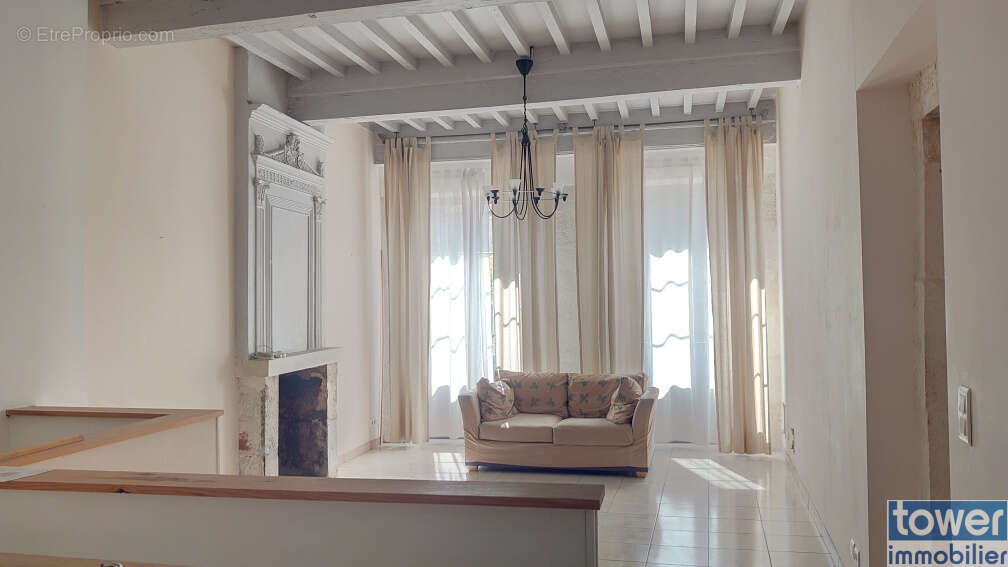 Maison à PUY-L'EVEQUE