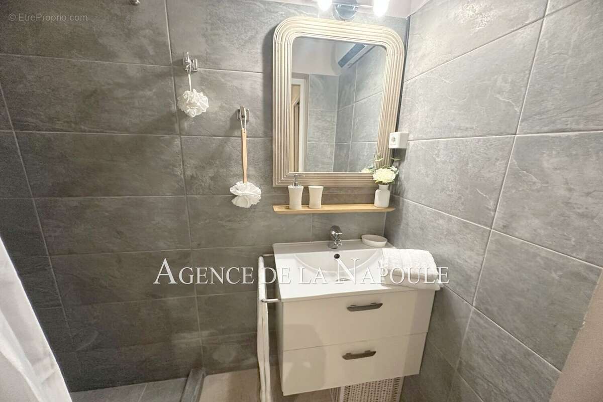 Maison à MANDELIEU-LA-NAPOULE