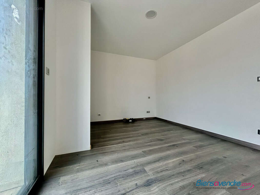 Chambre 3 - Maison à MIGNE-AUXANCES