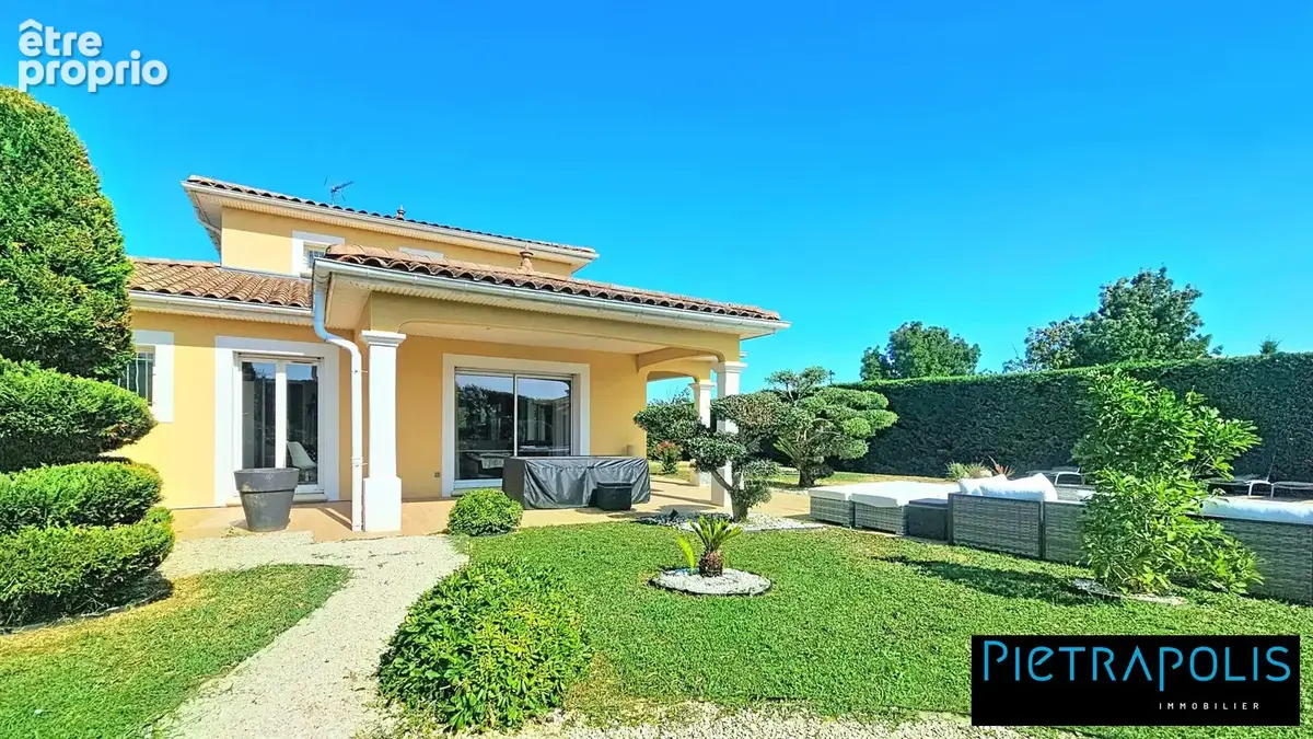 Maison 176 m² à Saint-Bonnet-De-Mure  - photo 5