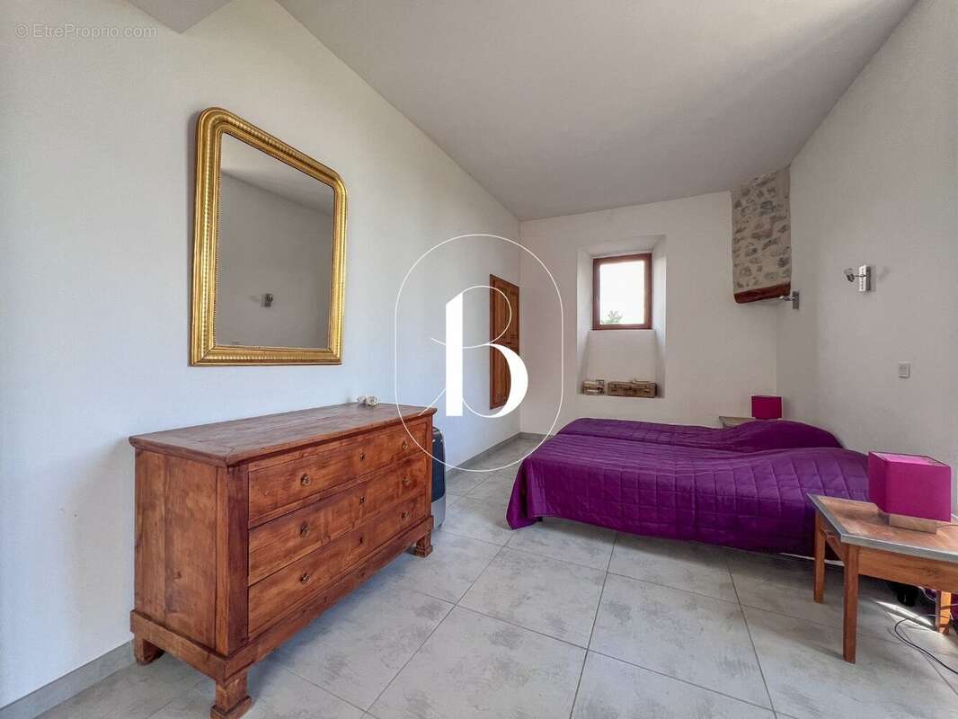 Maison 350 m² à Bessas  - photo 26