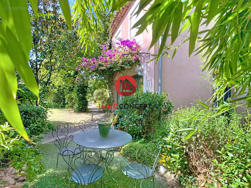 Maison à VILLENEUVE-LES-AVIGNON