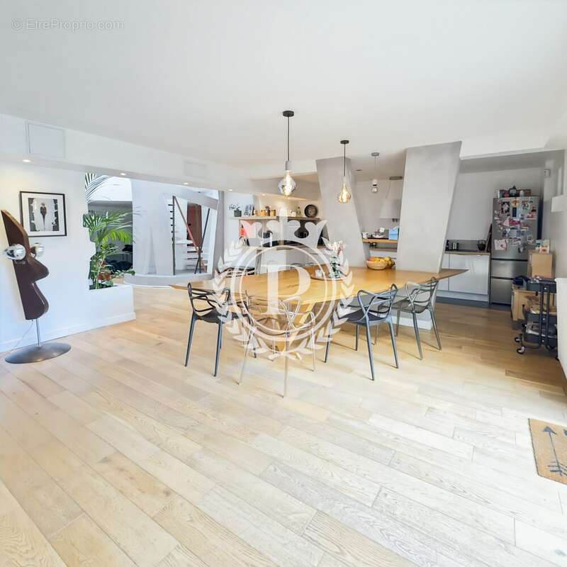 Maison à L'HAY-LES-ROSES