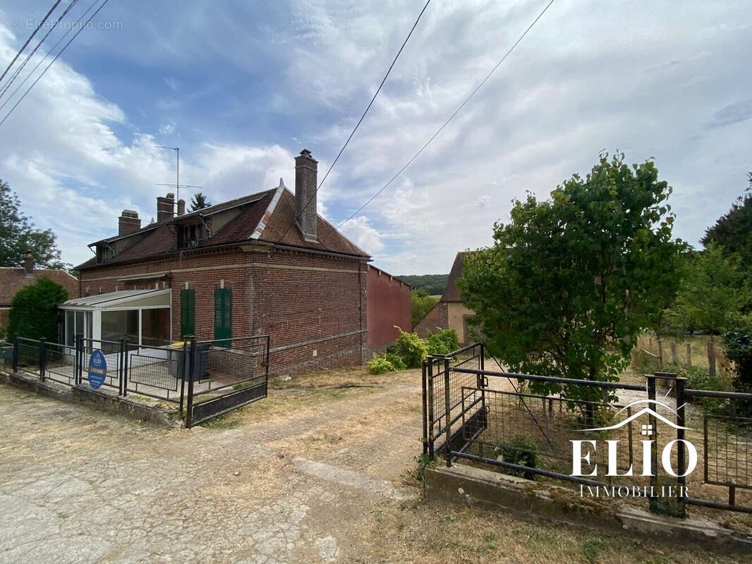 Maison 153 m² à Villadin  - photo 2