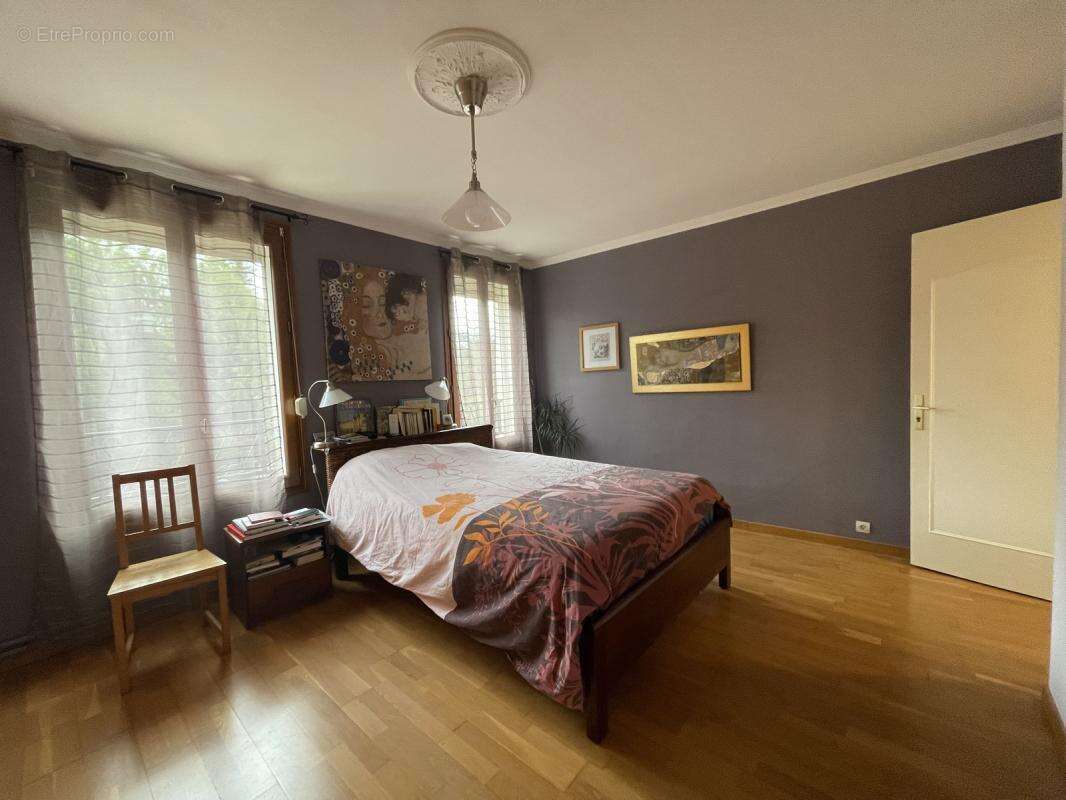 Maison 311 m² à Varennes-Jarcy  - photo 10
