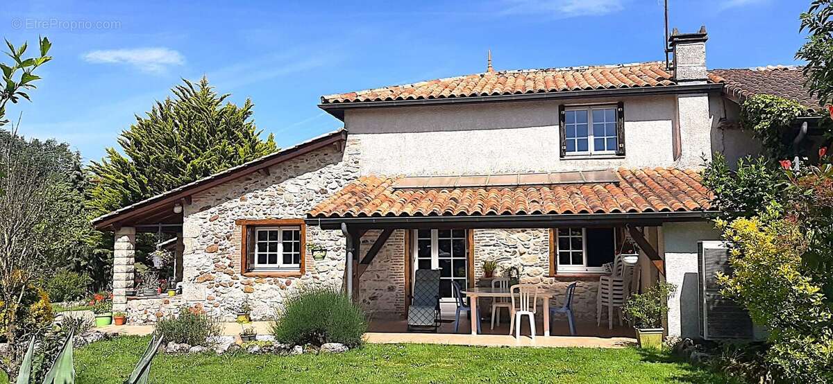 Maison à CASTELJALOUX