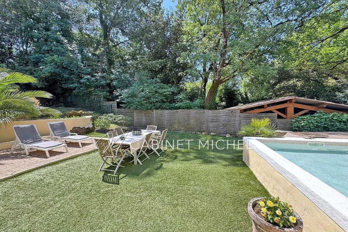 Maison 114 m² à Roquefort-Les-Pins  - photo 2