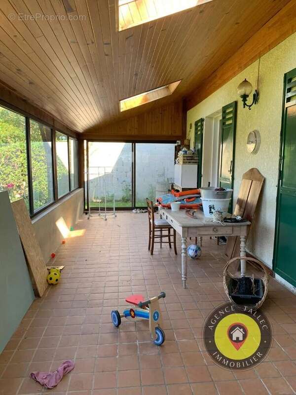 Maison à LANGROLAY-SUR-RANCE