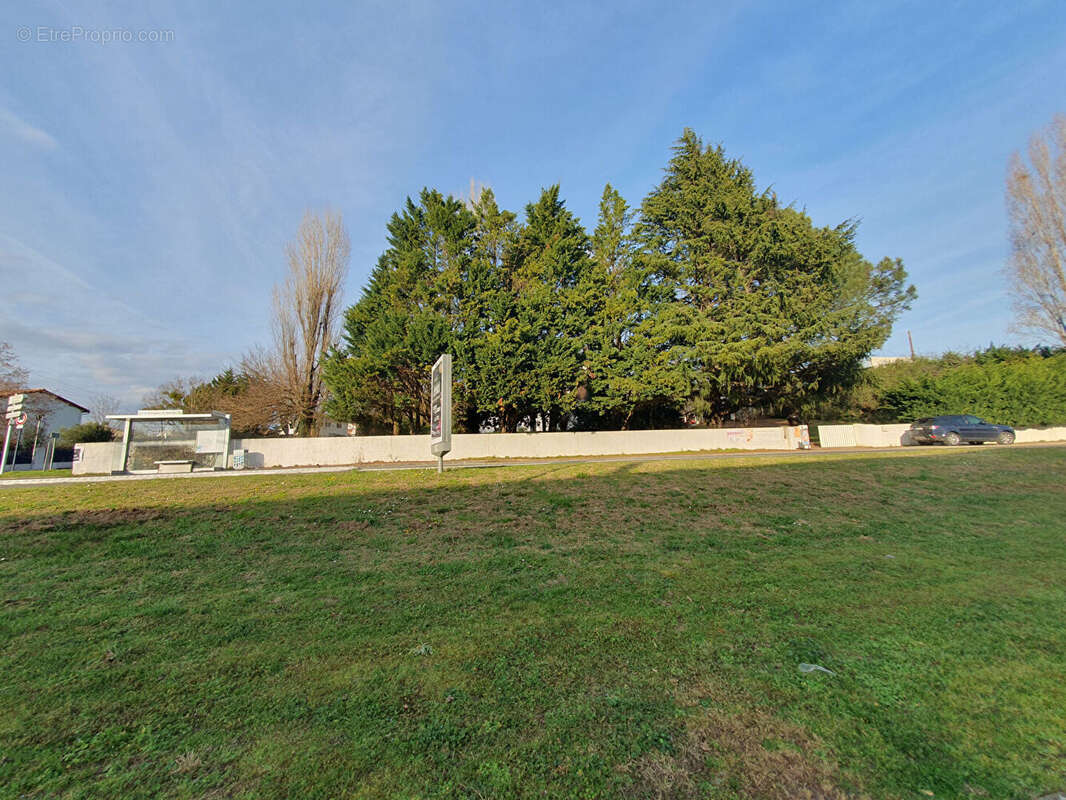 Terrain à ARTIGUES-PRES-BORDEAUX