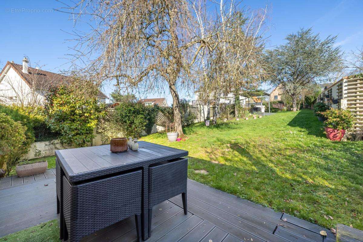 Maison à SAINTRY-SUR-SEINE