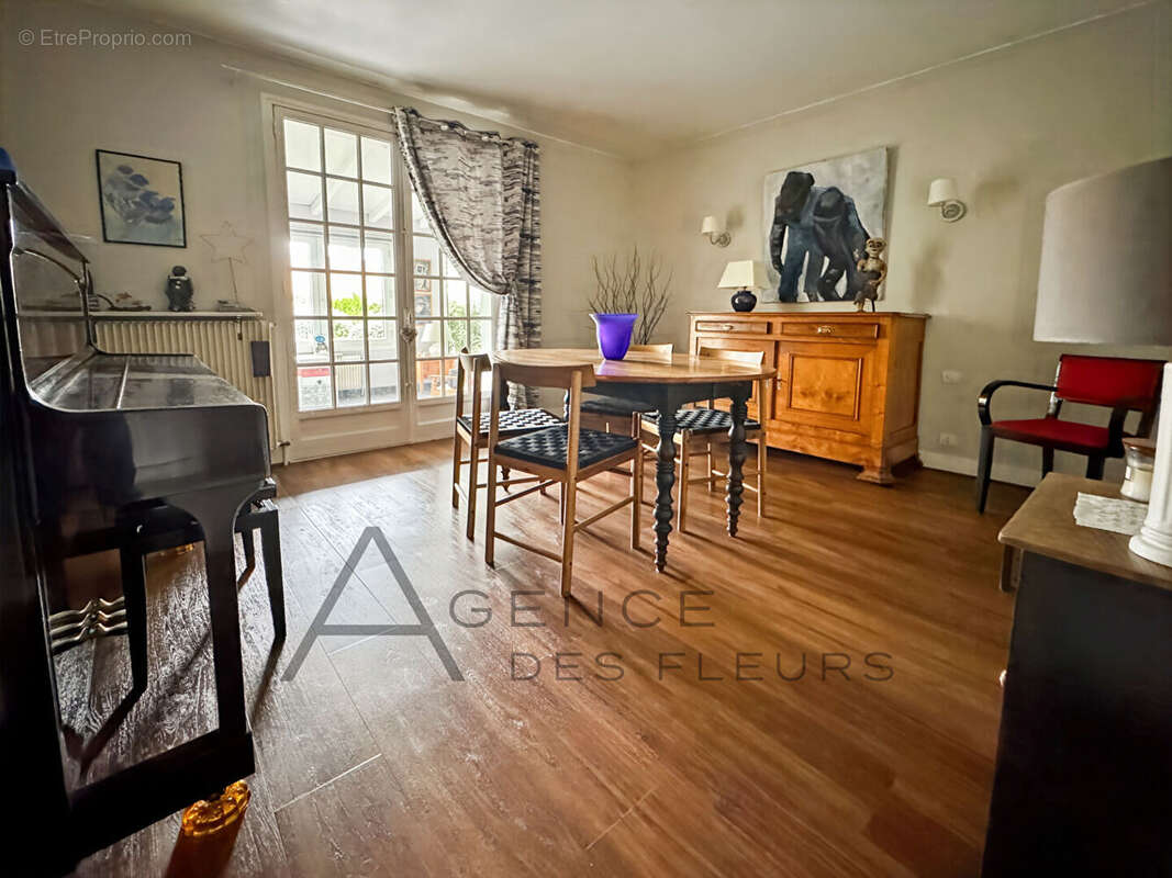 Maison à SAINT-PIERRE-DES-FLEURS