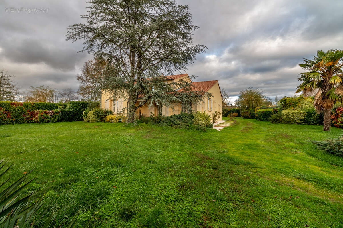 Maison à LA CHAPELLE-DES-POTS