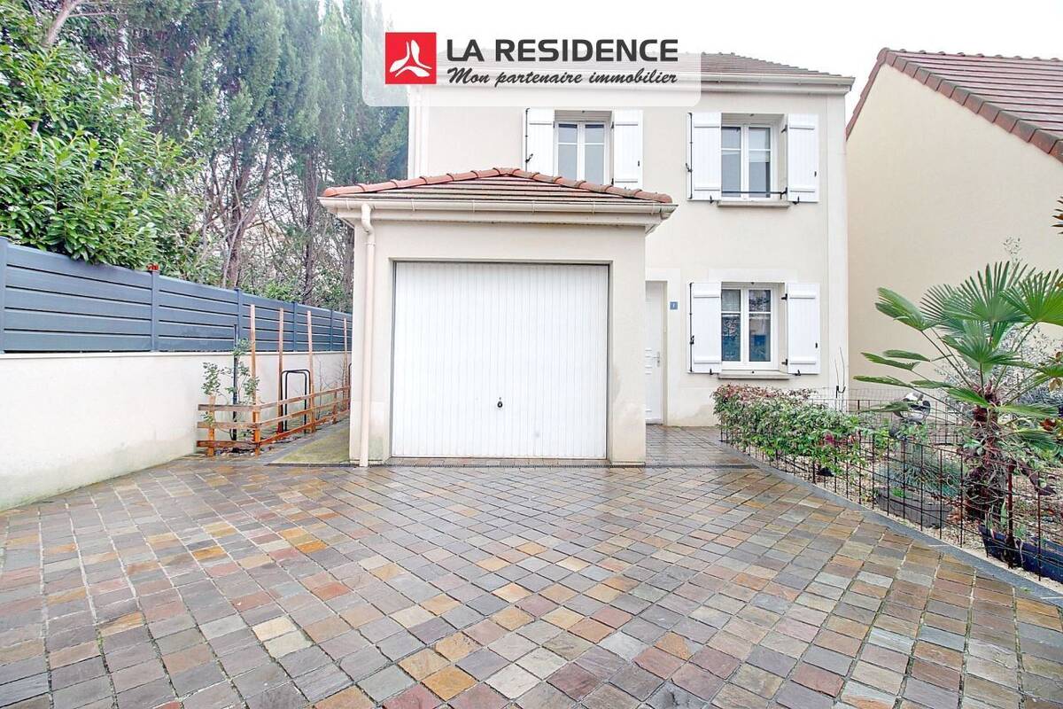 Maison à CHANTELOUP-LES-VIGNES