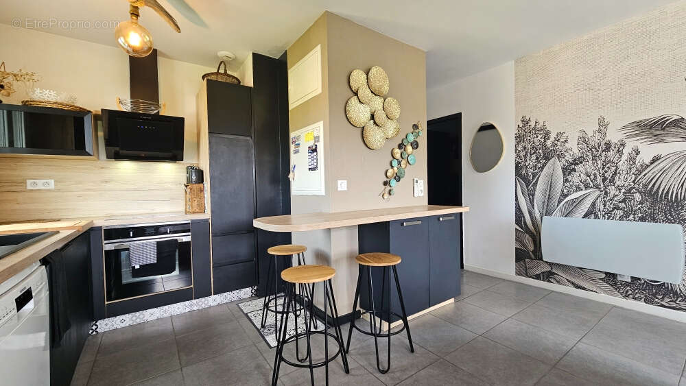 Appartement à SAINT-JULIEN-EN-BORN