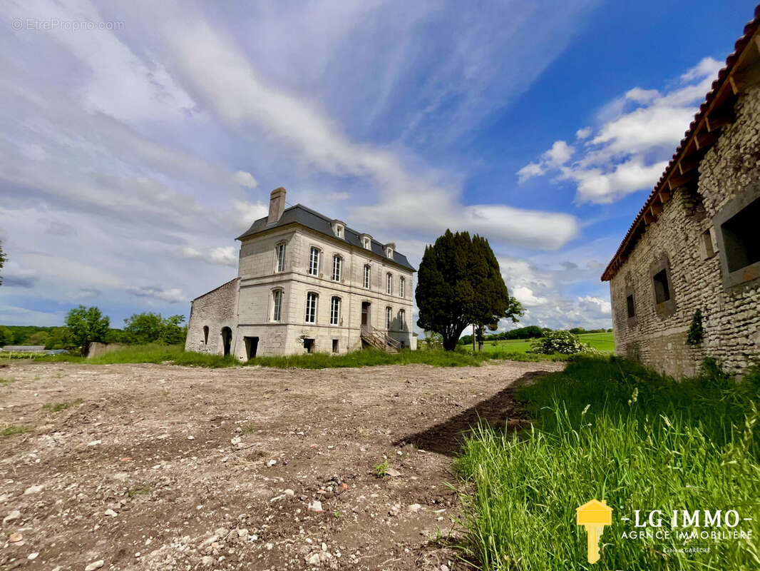 Maison à SAINT-DIZANT-DU-GUA