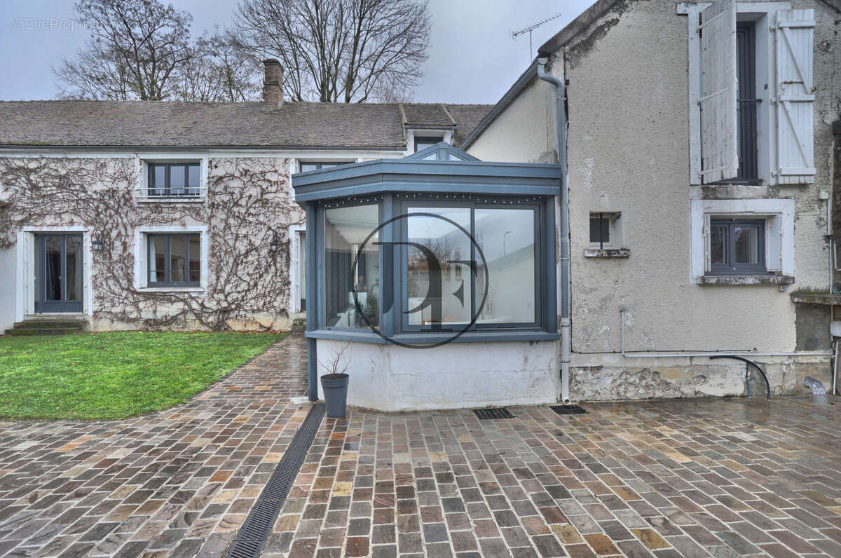 Maison à URY
