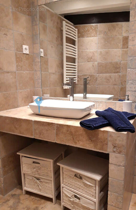 Appartement à SAINT-PIERRE-DE-MEZOARGUES