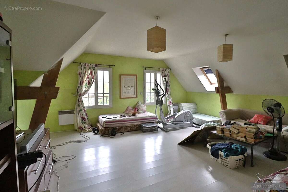 Maison à VERRIERES-LE-BUISSON