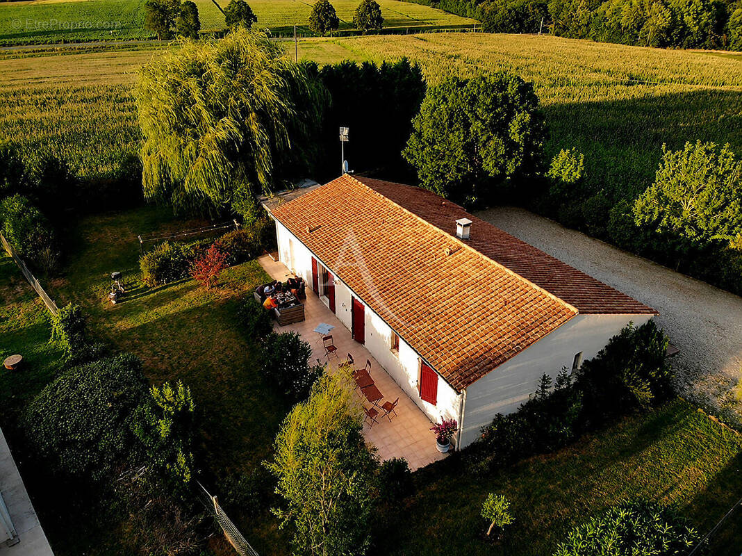 Maison à SAINT-GEORGES-DES-COTEAUX