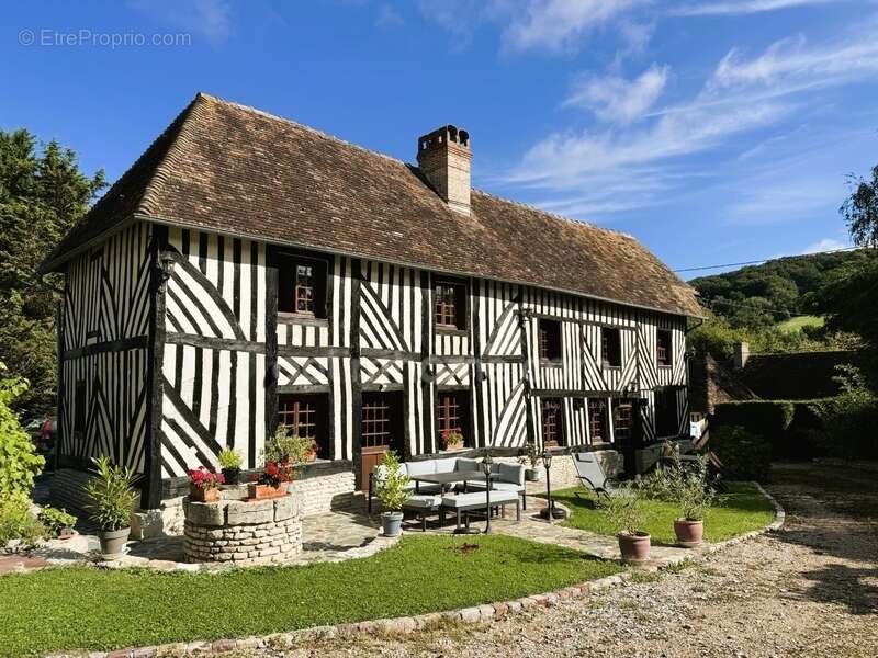 Maison à SAINT-PIERRE-SUR-DIVES