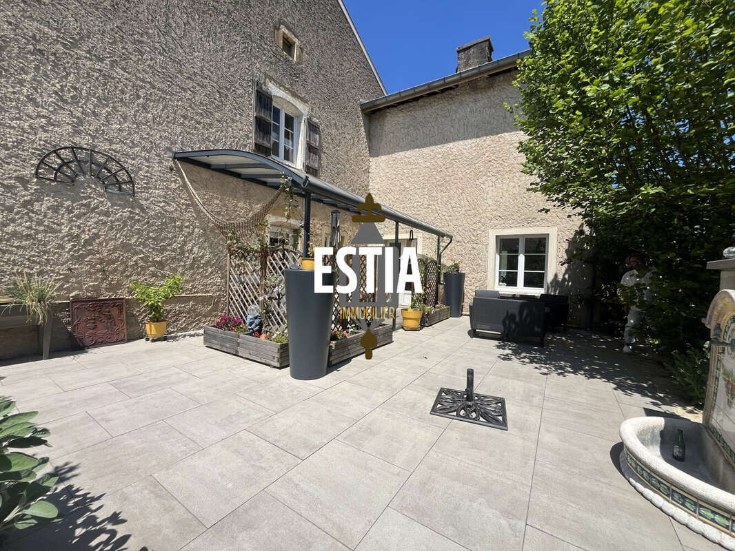 Maison à EPIEZ-SUR-CHIERS