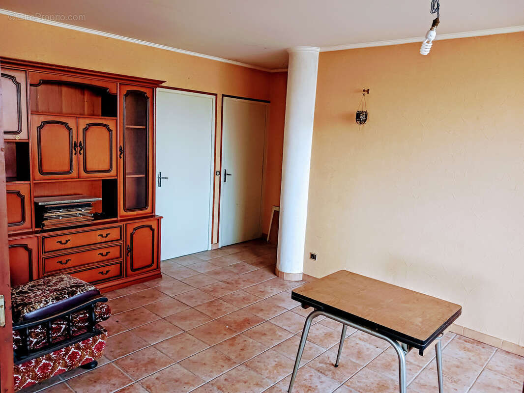 Maison à SAINT-PAUL-LE-JEUNE