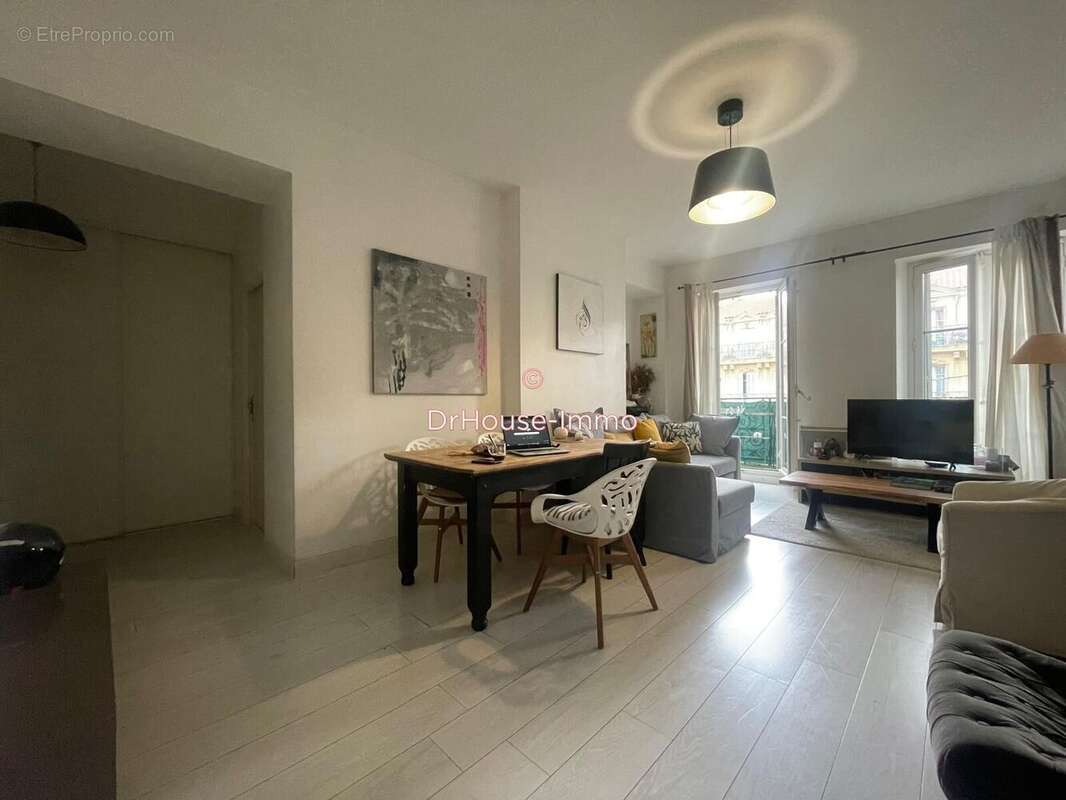 Appartement à MARSEILLE-2E