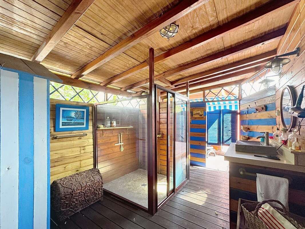 Maison 115 m² à Sainte-Anne  - photo 7