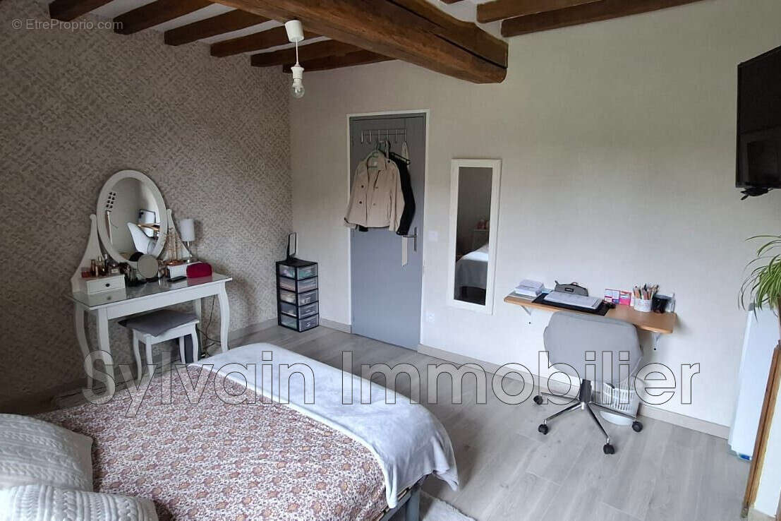 Maison à VILLEMBRAY